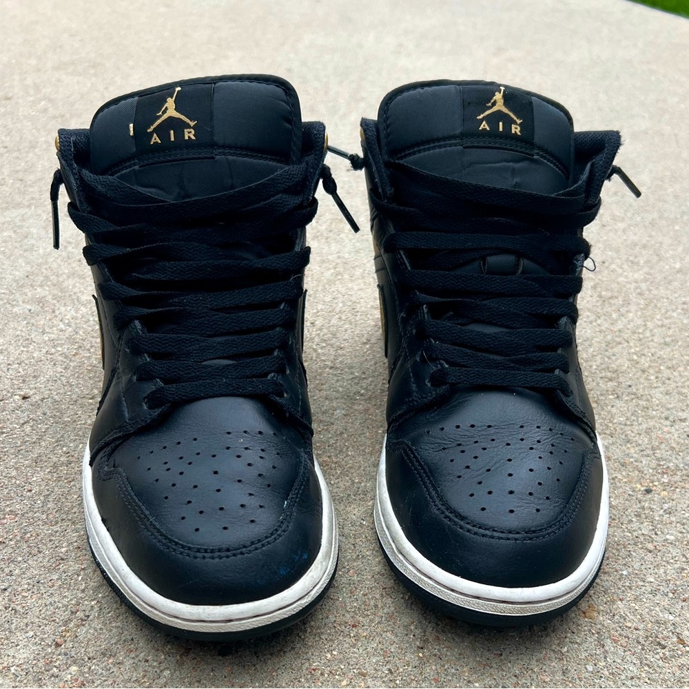 Nike Jordan 1 Mid Black Metallic Gold Mens Size 9 Shoes DQ8426-071